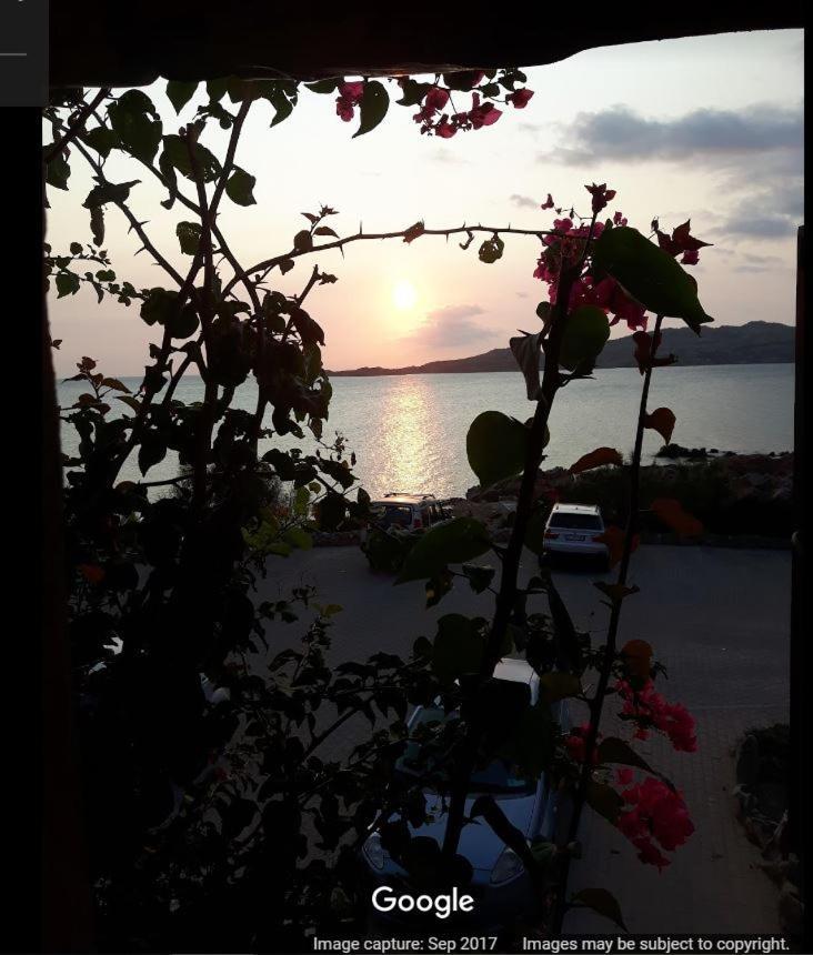 马达莱纳Casa Mughetto R5055 Seafront, Private Sea Access, Swimming Pool别墅 外观 照片