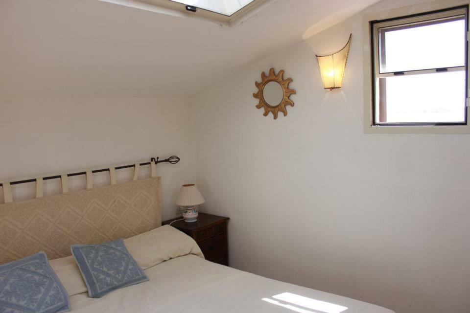 马达莱纳Casa Mughetto R5055 Seafront, Private Sea Access, Swimming Pool别墅 外观 照片